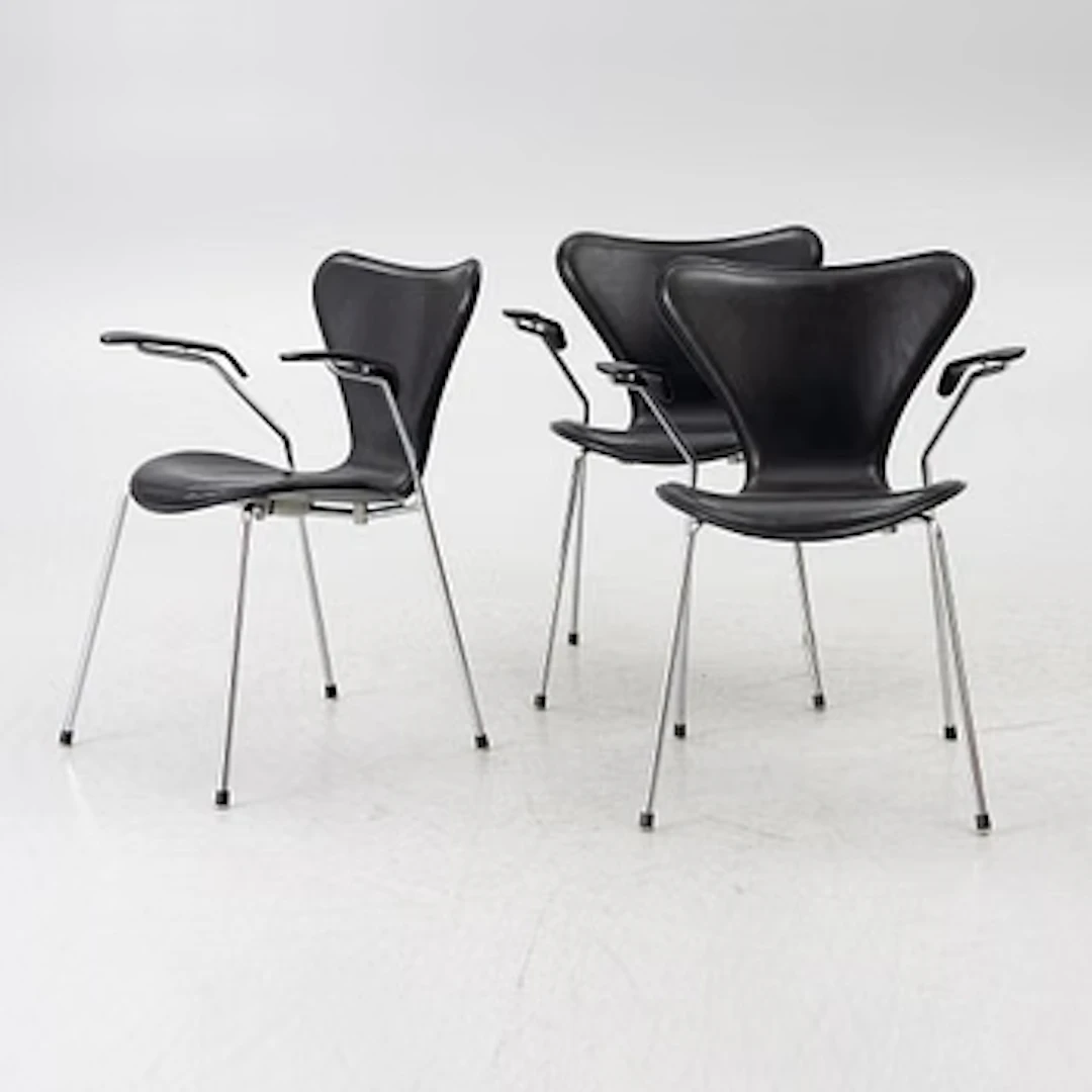 Arne Jacobsen, Armchairs, 3 pcs, “Series 7”, Fritz Hansen.