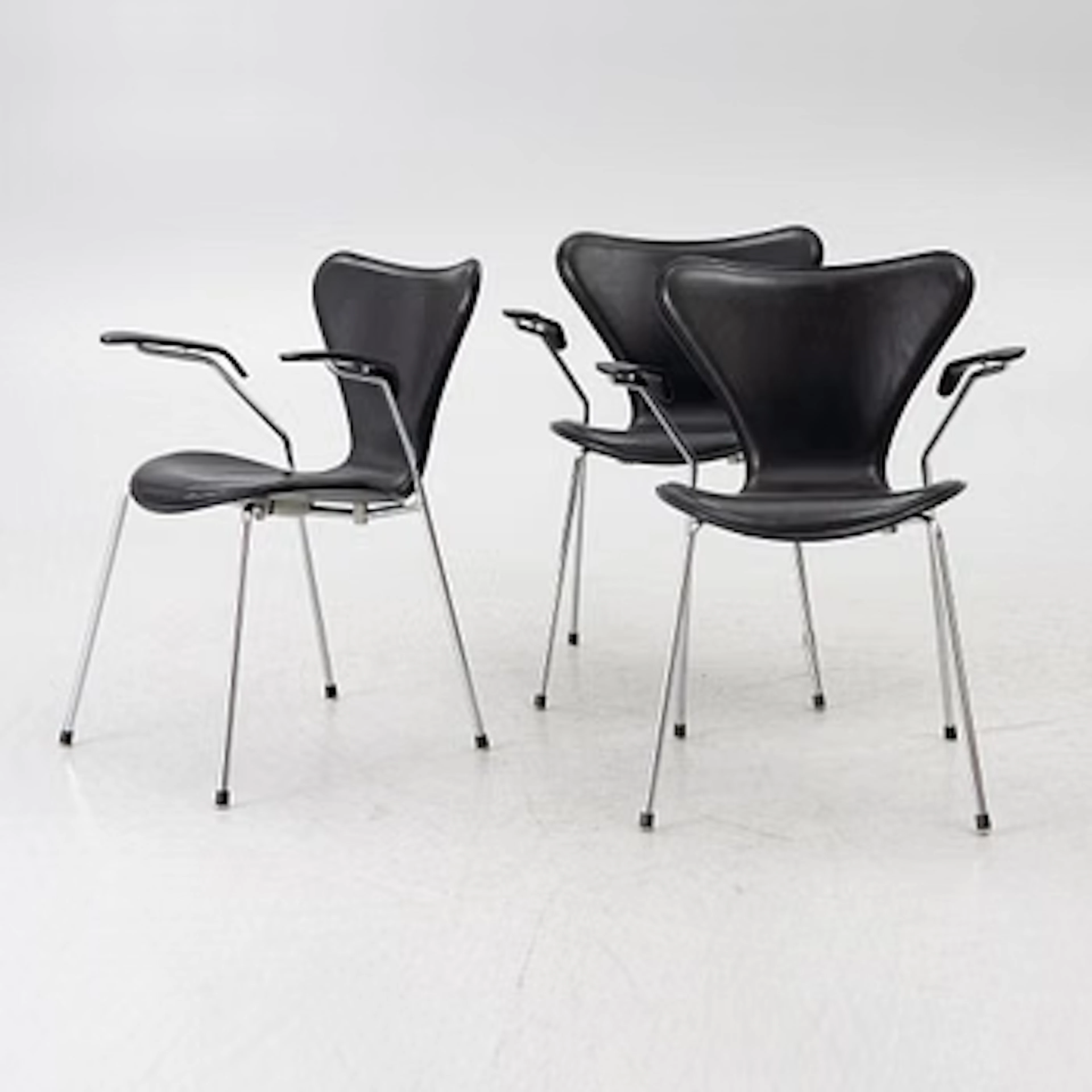 Arne Jacobsen, Armchairs, 3 pcs, “Series 7”, Fritz Hansen.