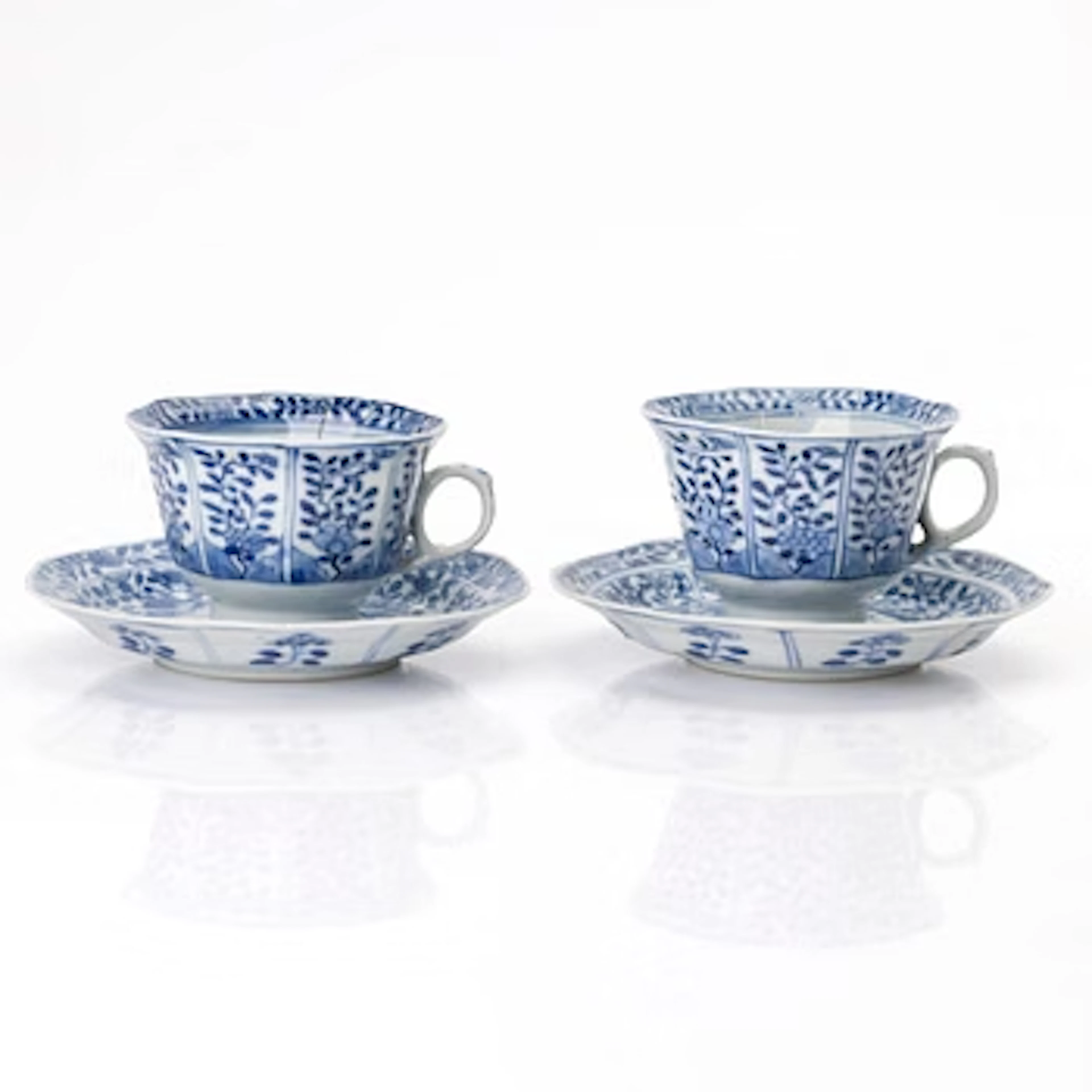 Two cups with saucers, 2 pieces, porcelain, Qing dynasty, circa 1900.