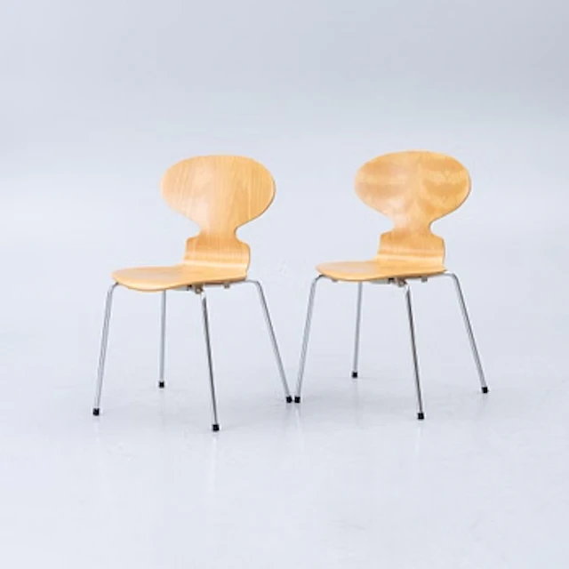 Arne Jacobsen, Chairs, a pair, "Ant", Fritz Hansen, Denmark, 1985.