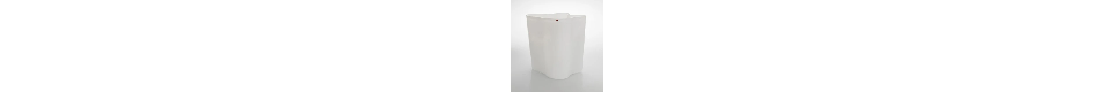 Alvar Aalto, a '3031' glass vase, signed Alvar Aalto.