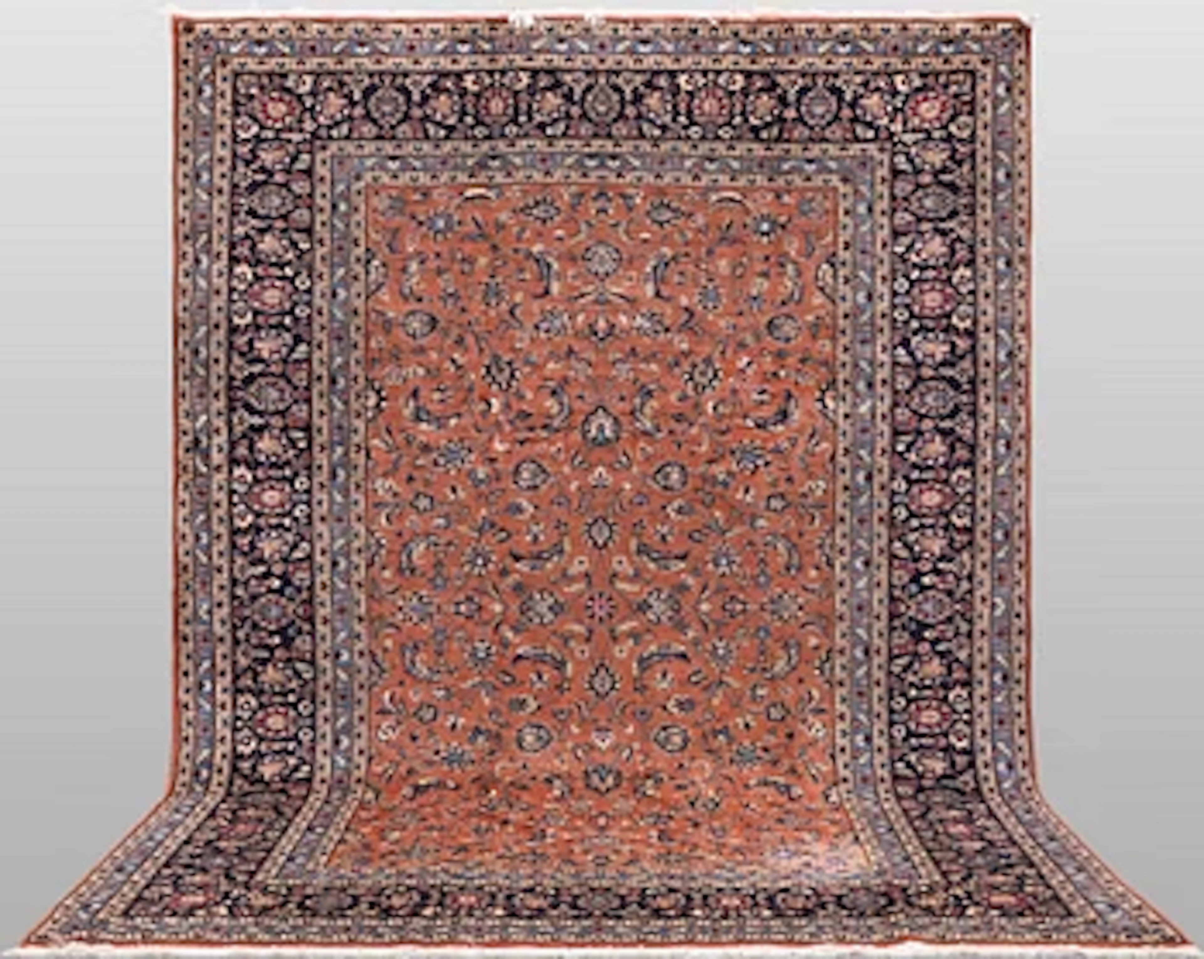 A Saruk carpet, 347 x 245 cm.