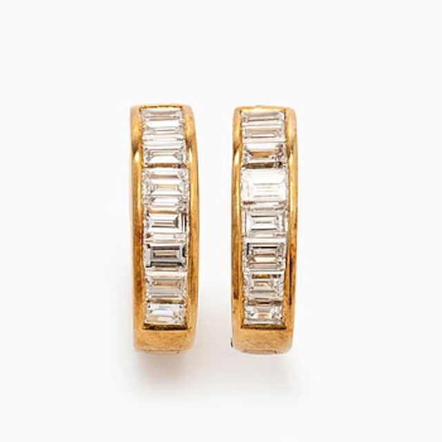 Earrings, baguette-cut diamonds, 18K gold.