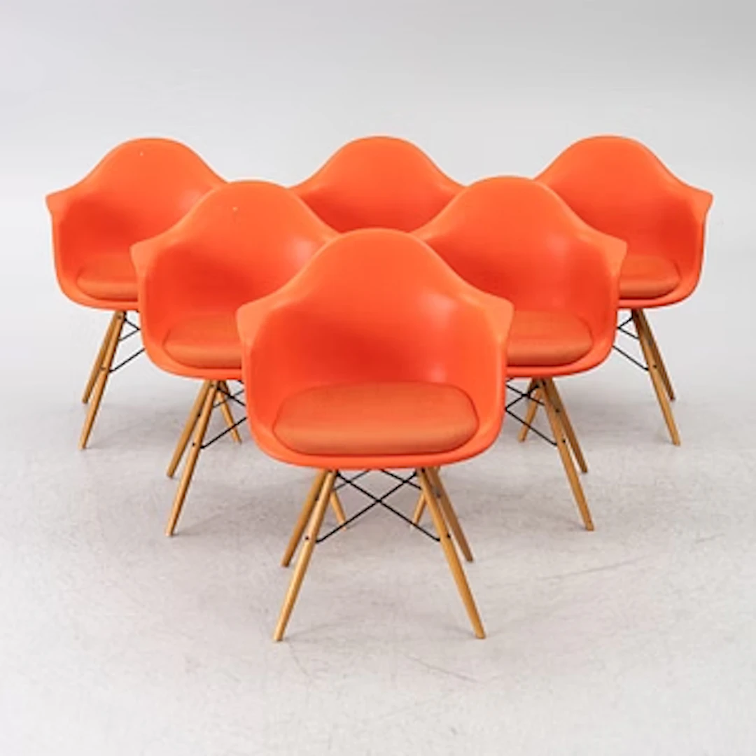 Charles & Ray Eames, Six 'Plastic armchair DAW', Vitra.