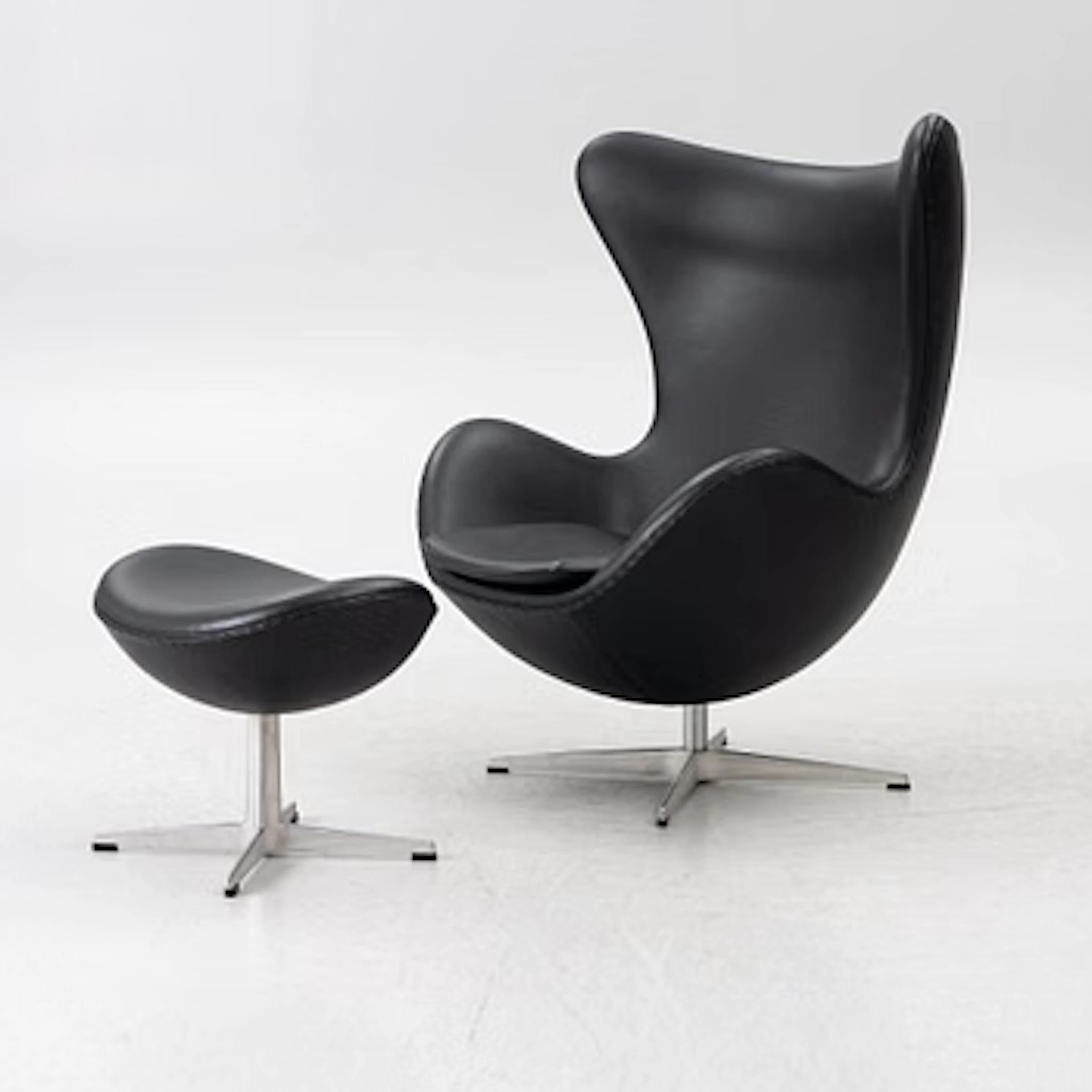 Arne Jacobsen, an 'Egg' lounge chair and ottoman, Fritz Hansen, Denmark, 2022.