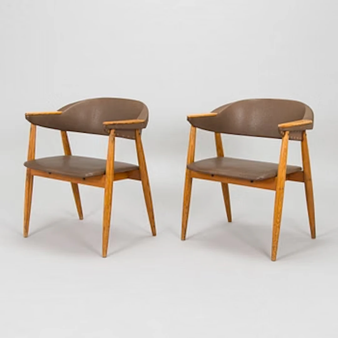 A pair of 1950s chairs.