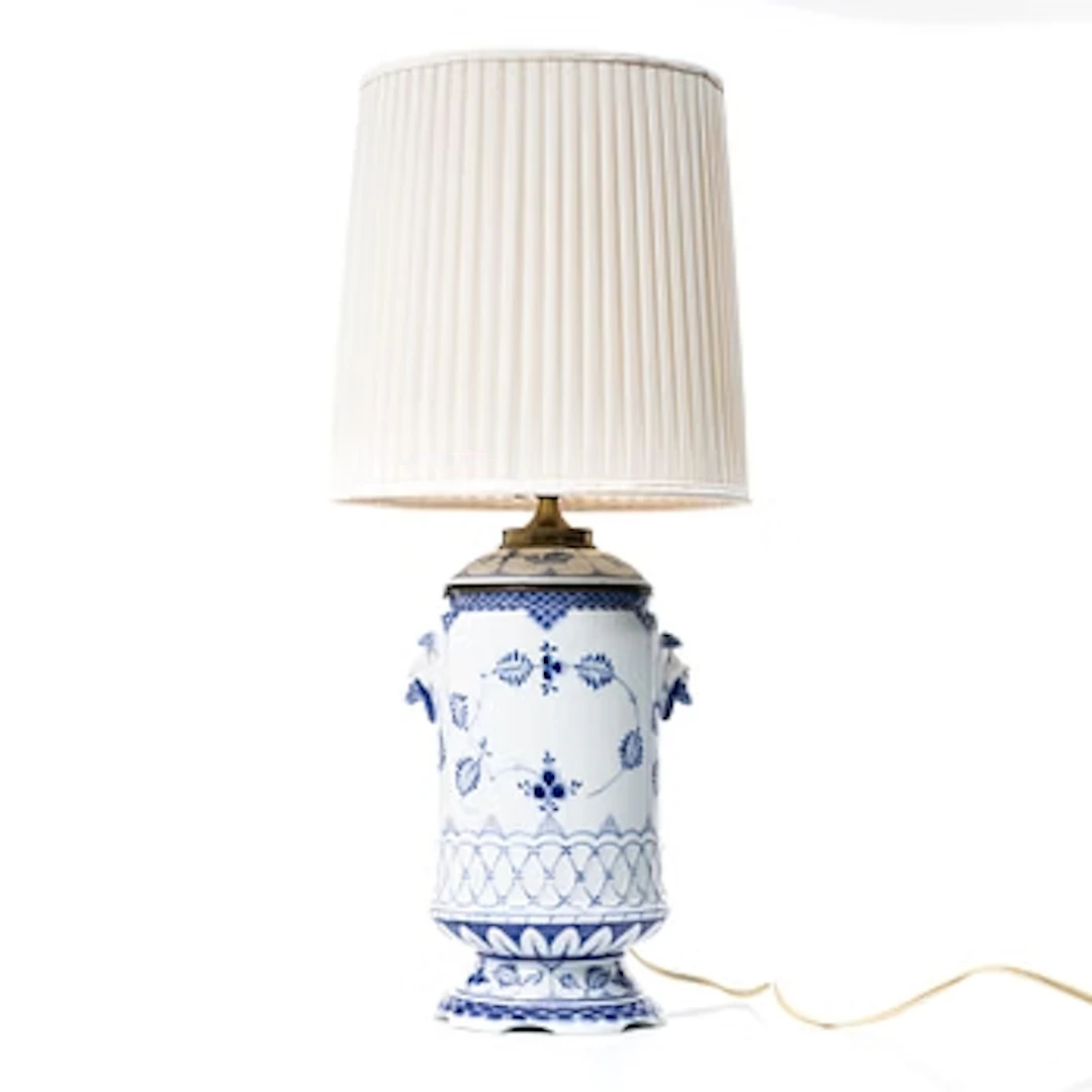 Royal Copenhagen, A porcelain 'Musselmalet' table lamp, 1894–1900, Denmark.