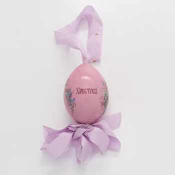 A Russian porcelain Easter egg from around the turn of the 20th Century.