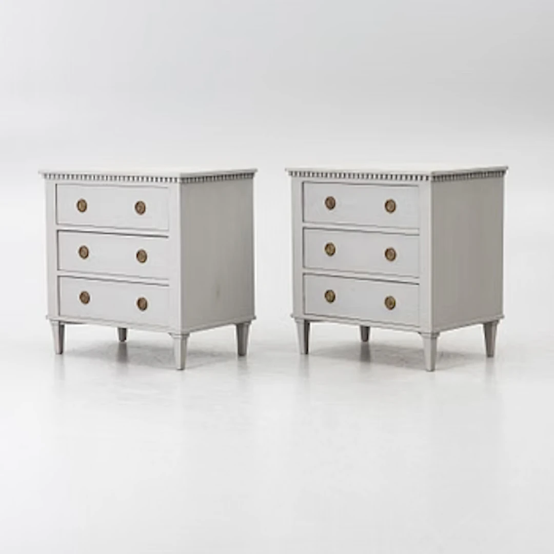 A pair of chests of drawers, early 20th Century.