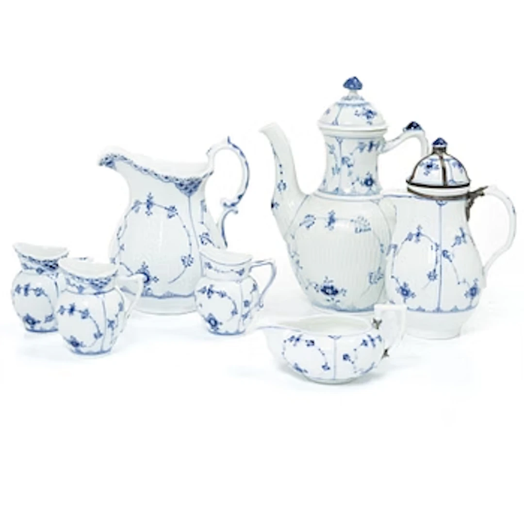 Royal Copenhagen, Lot of porcelain, 7 pieces, “Musselmalet”, coffee