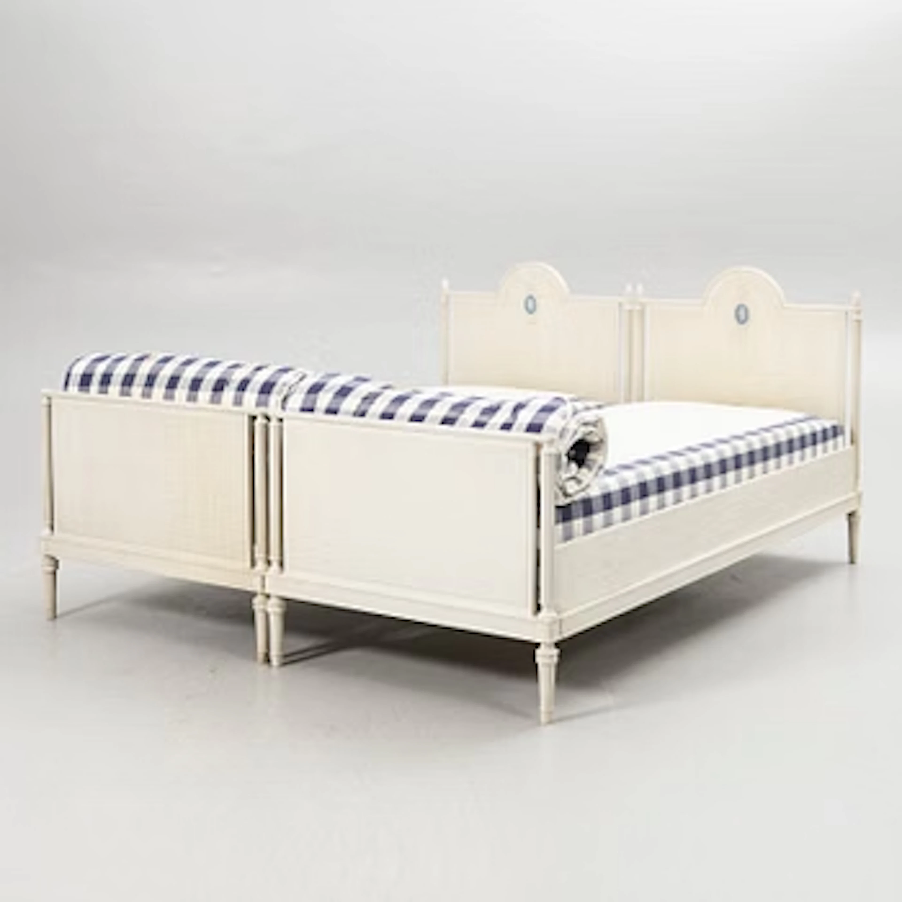 Beds, a pair, "Idun", Nordiska Kompaniet, 1927.