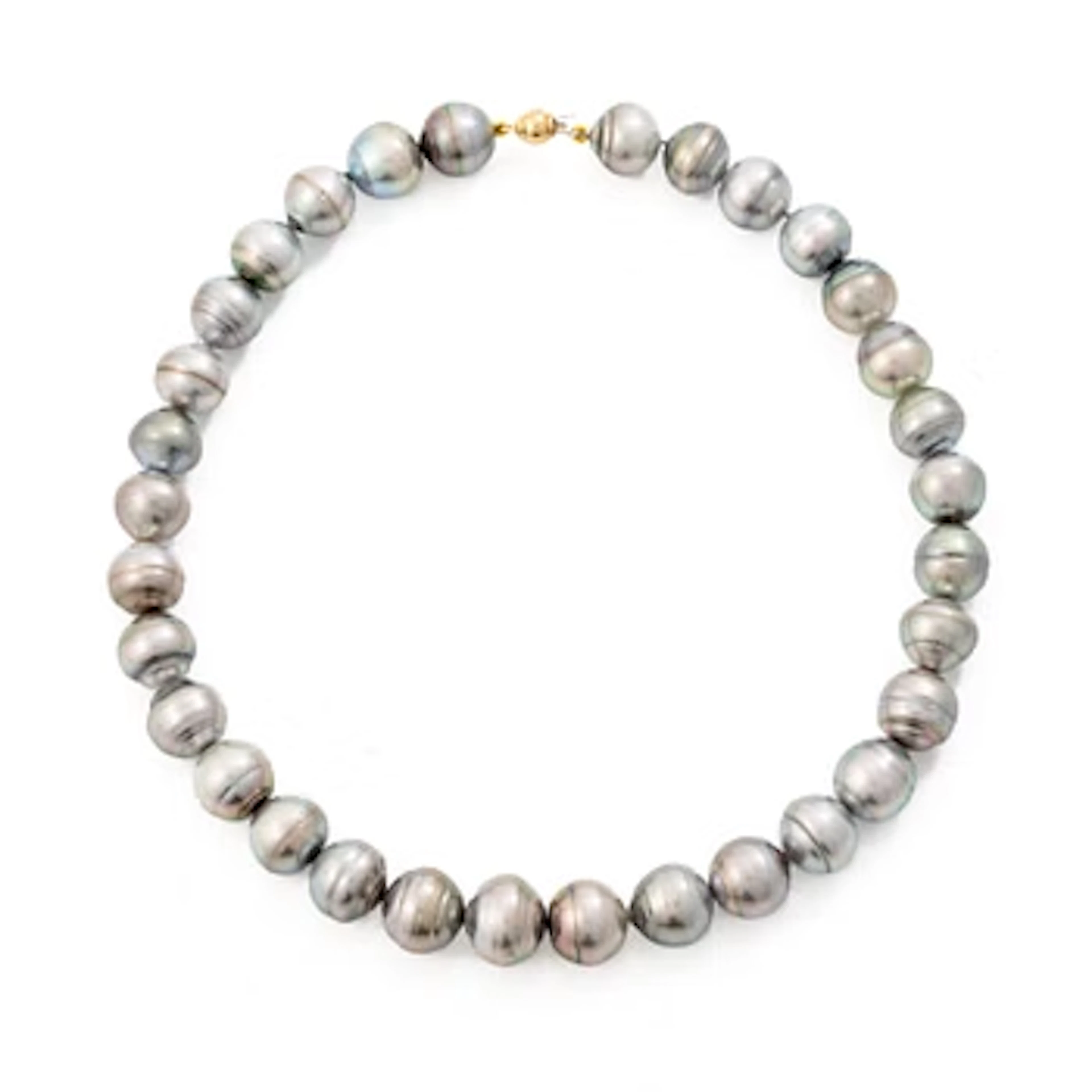 Necklace with cultured baroque Tahitian pearls and an 18K gold clasp.