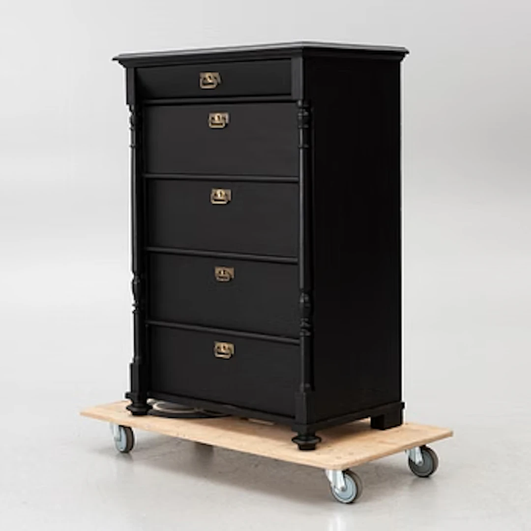 Chest of drawers, circa 1900.