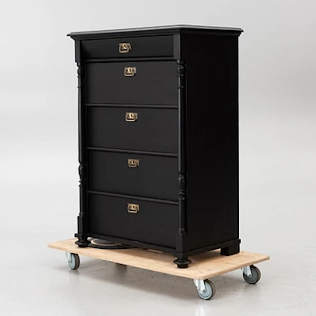 Chest of drawers, circa 1900.
