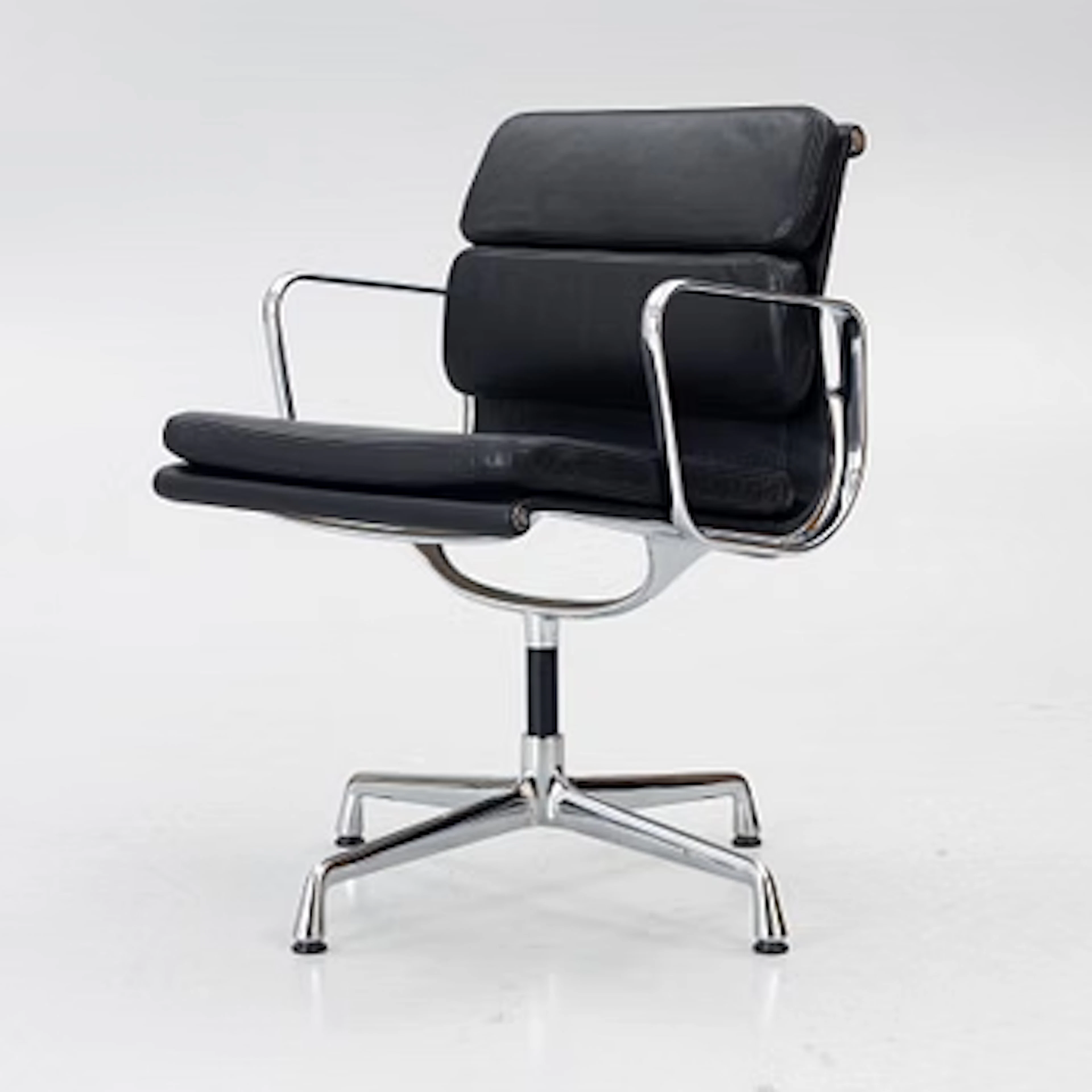 Charles & Ray Eames, Office chair, “EA208 Soft Pad Chair”, Vitra.