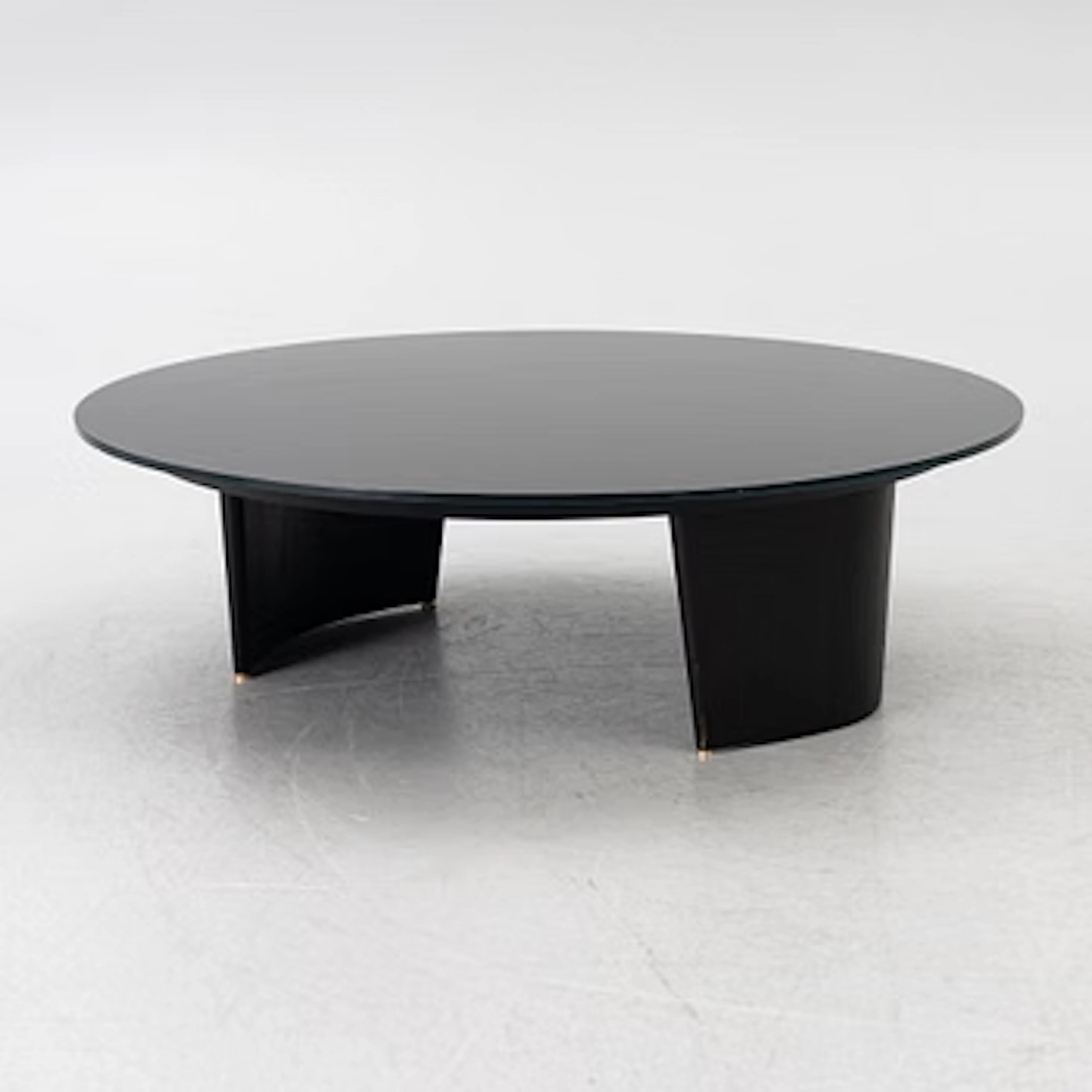 A coffee table, Minotti, Italy, 2000s.
