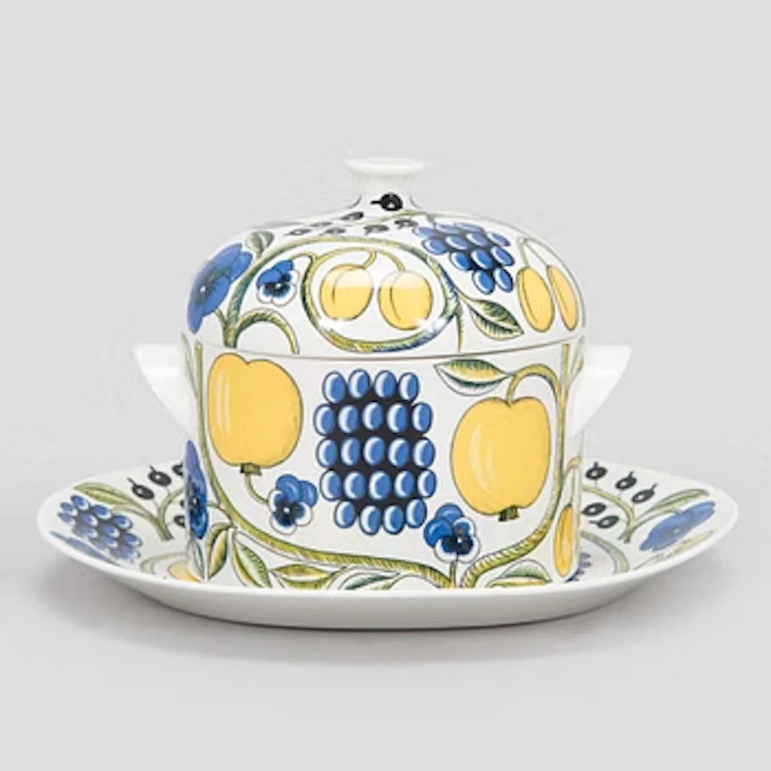 Birger Kaipiainen, a set of two porcelain serving dishes, Arabia Finland.