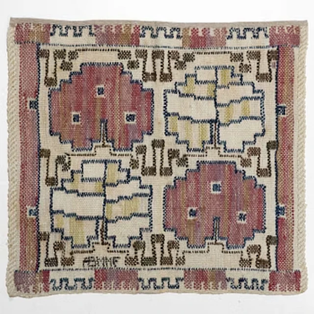 Märta Måås-Fjetterström, A 'Grodblad' textile.