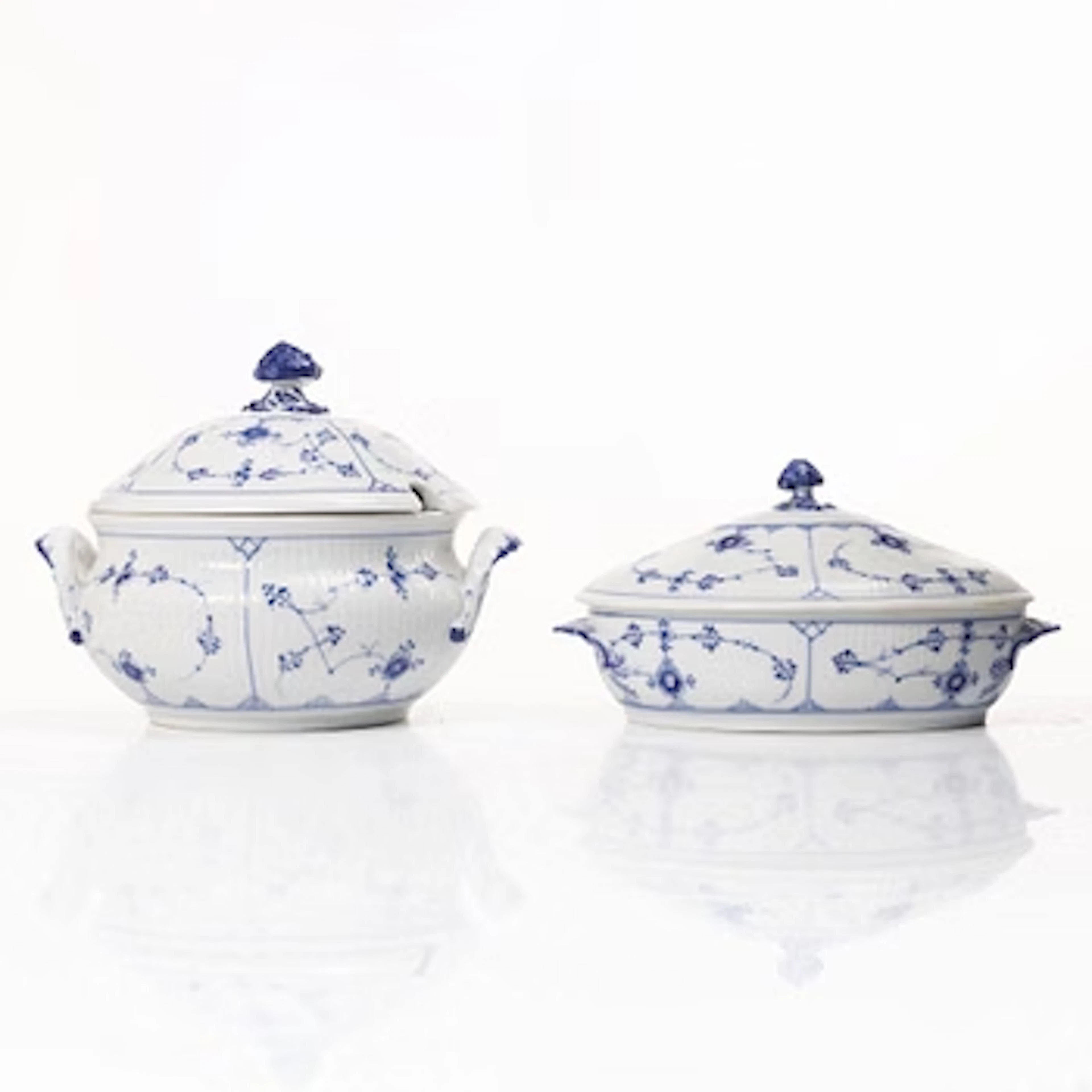 Royal Copenhagen, 2 tureens, fluted, Denmark, 1890–1922.