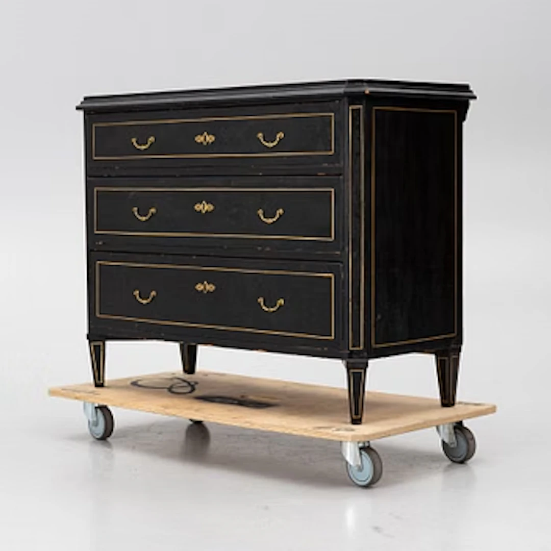 Chest of drawers, Late Gustavian, circa 1800.