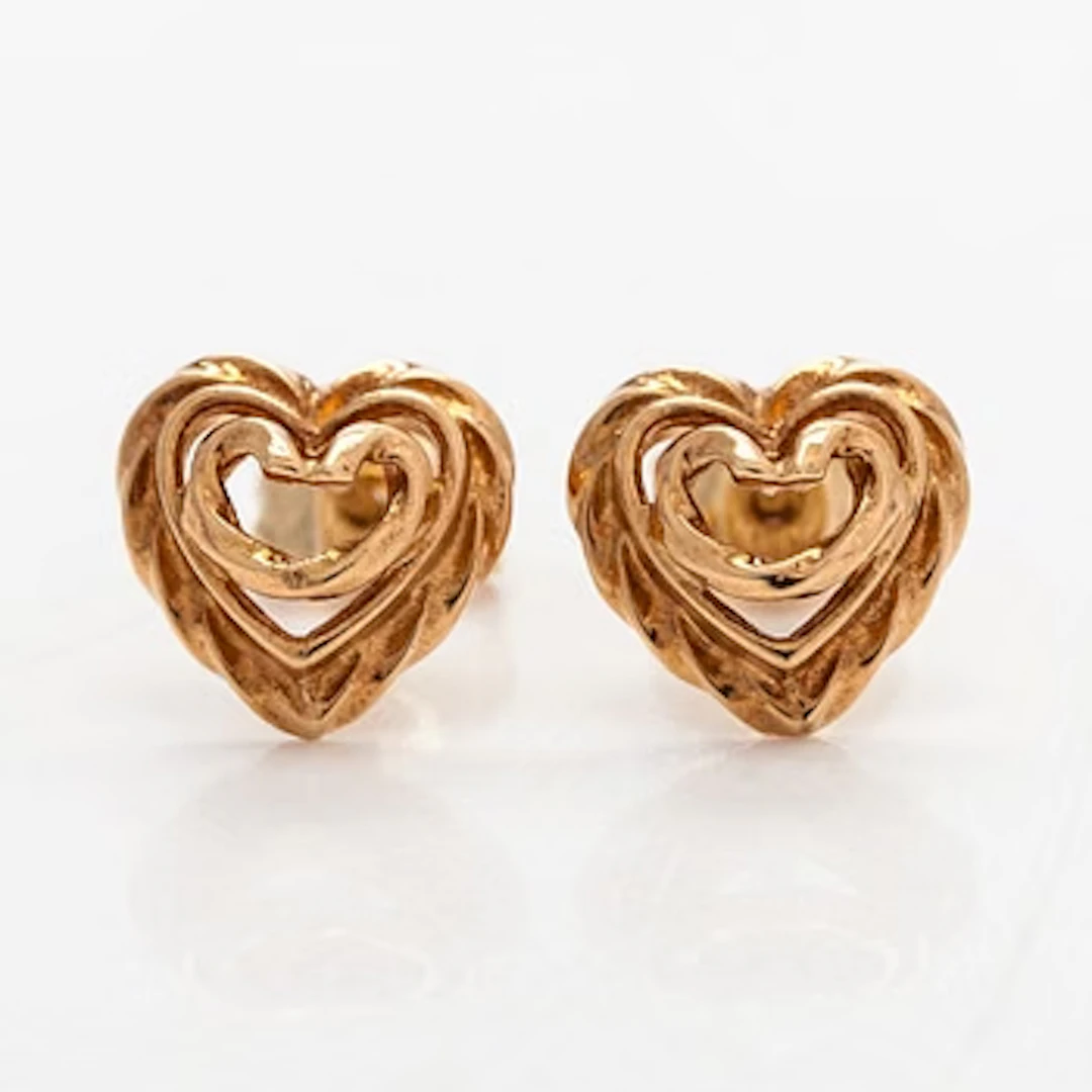 Kalevala Koru, earrings, “Talon sydän”, 14K gold.