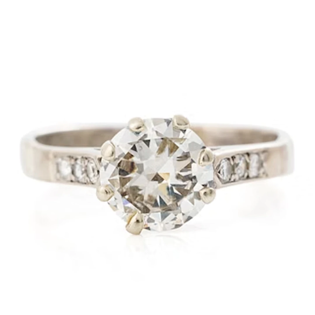 Ring in 18K white gold set with a brilliant-cut diamond.
