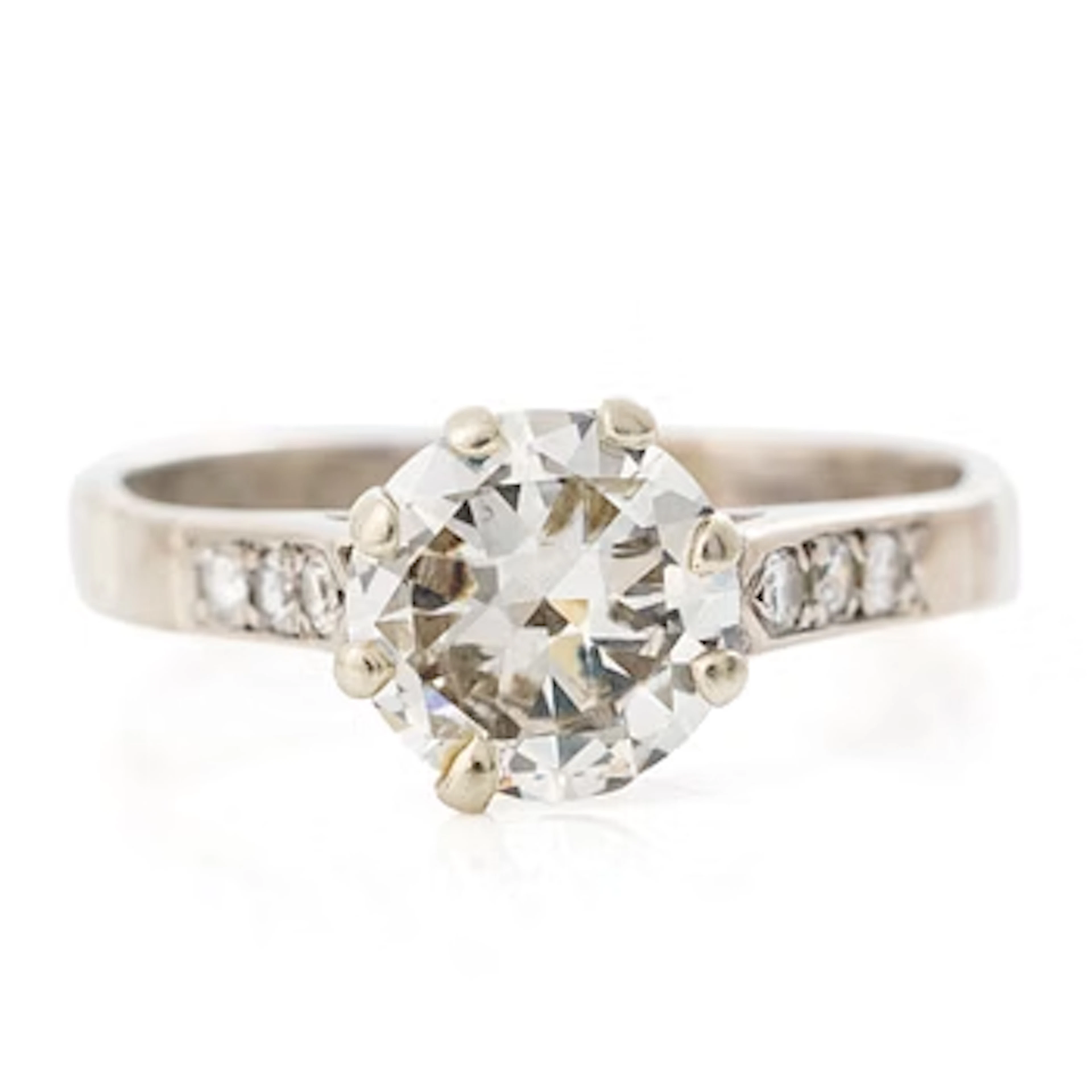 Ring in 18K white gold set with a brilliant-cut diamond.