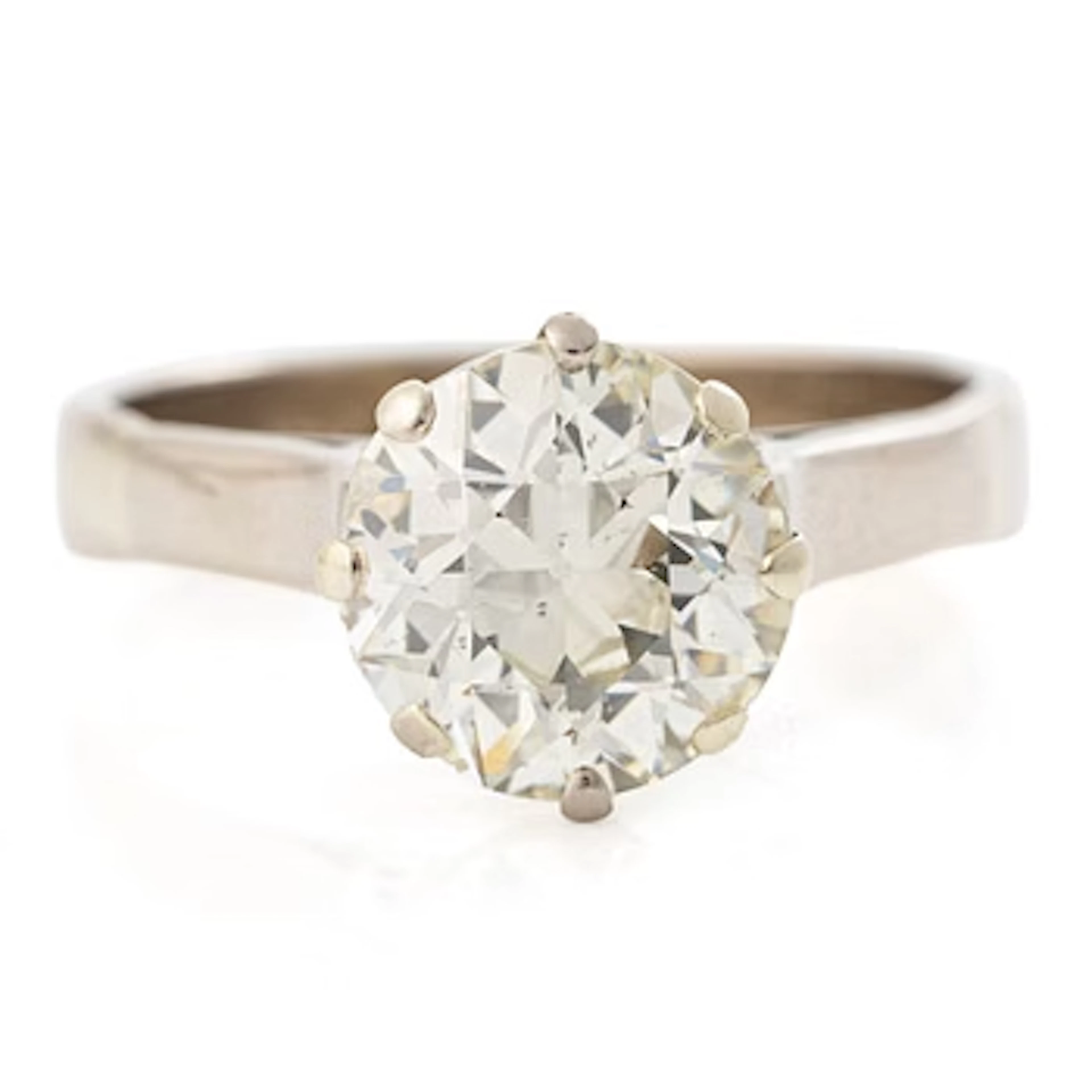 Ring in 18K white gold set with an old-cut diamond weighing 2.63 ct.
