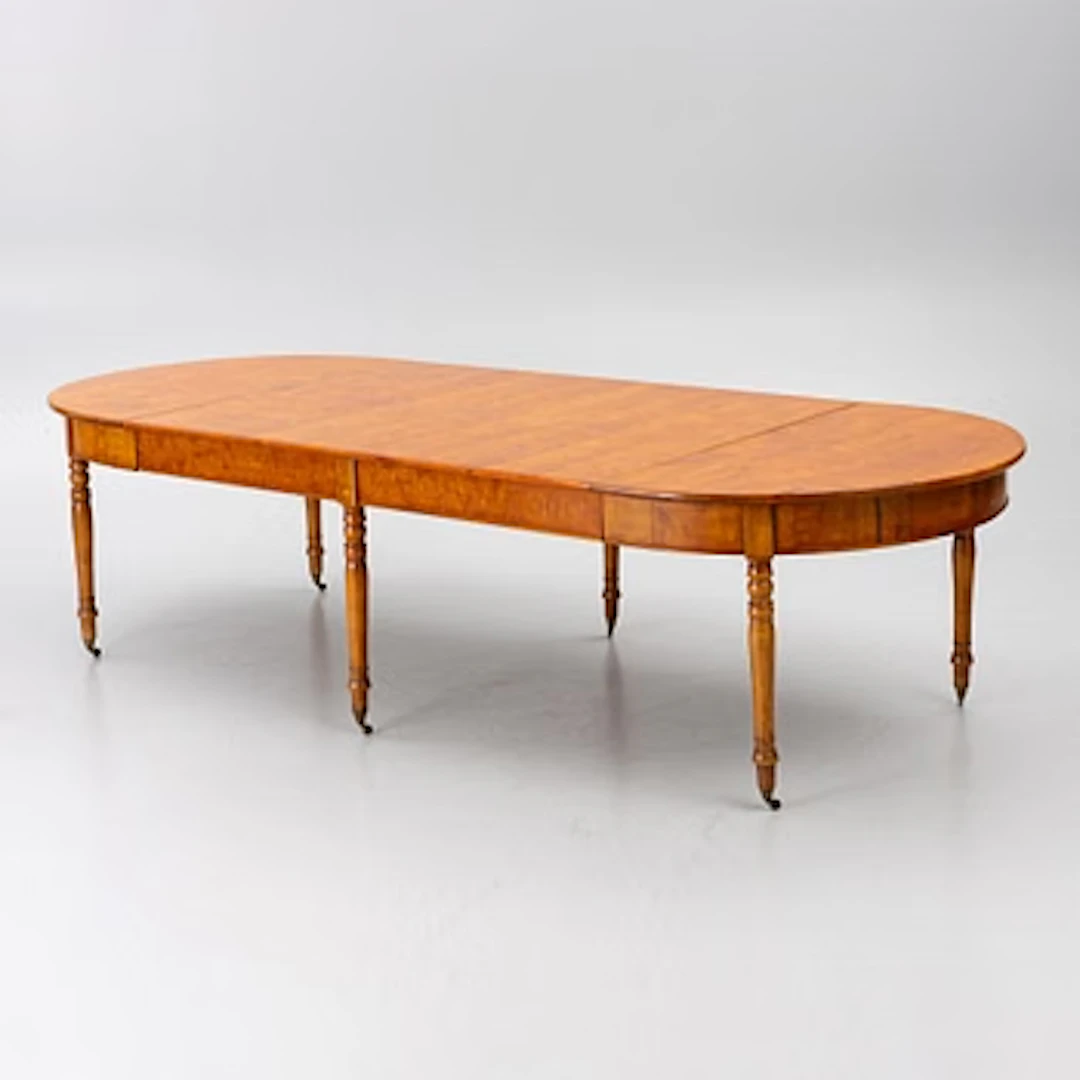 Dining table, 19th century.