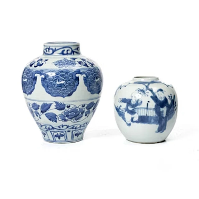 A Chinese blue and white porcelain vase and a jar, 20th century.