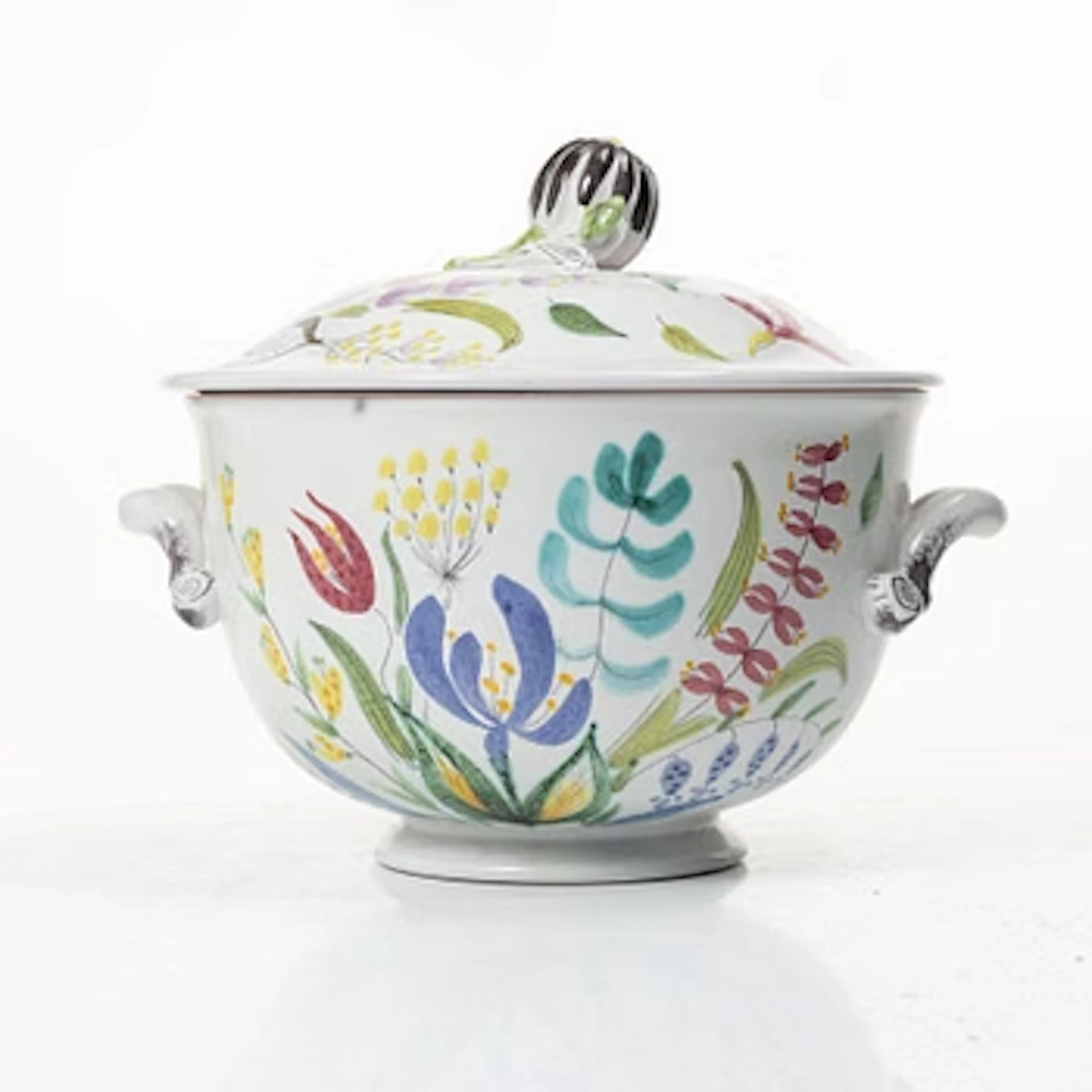 Stig Lindberg, A faience tureen with lid and handles, Gustavsberg Studio.