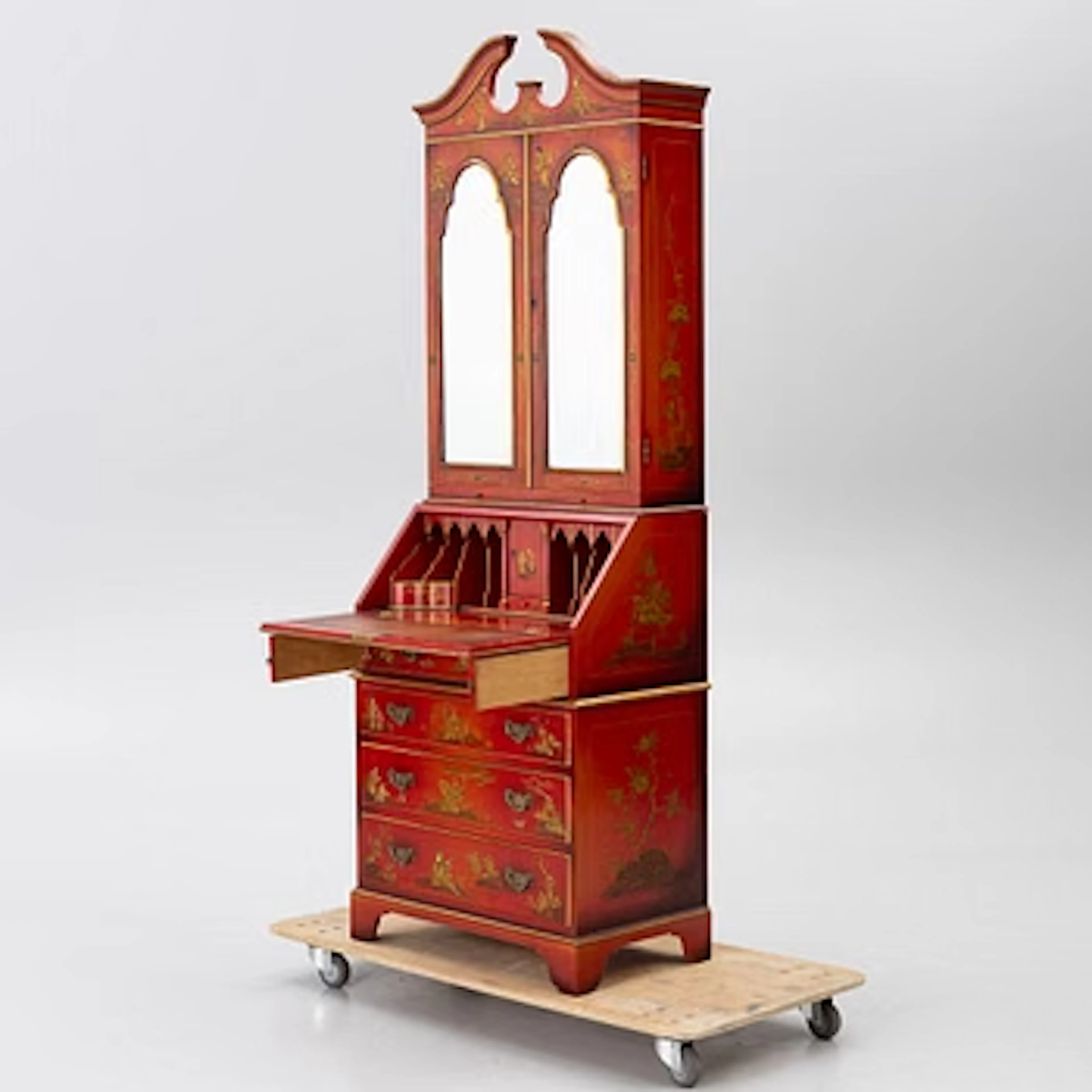 Writing cabinet, chinoiserie style, 20th century.