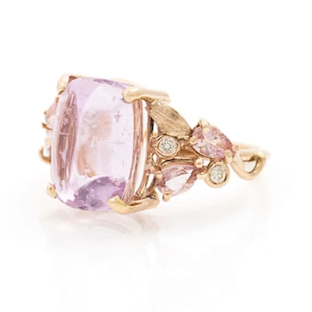 Ring, Mandelstam, 18K gold with an approx. 11.72 ct kunzite, brilliant-cut