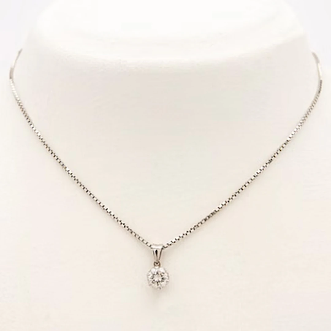 Necklace in 18K white gold with a round brilliant-cut diamond.