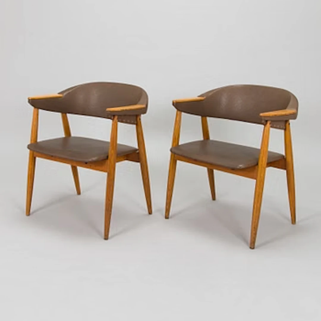 A pair of 1950s chairs.