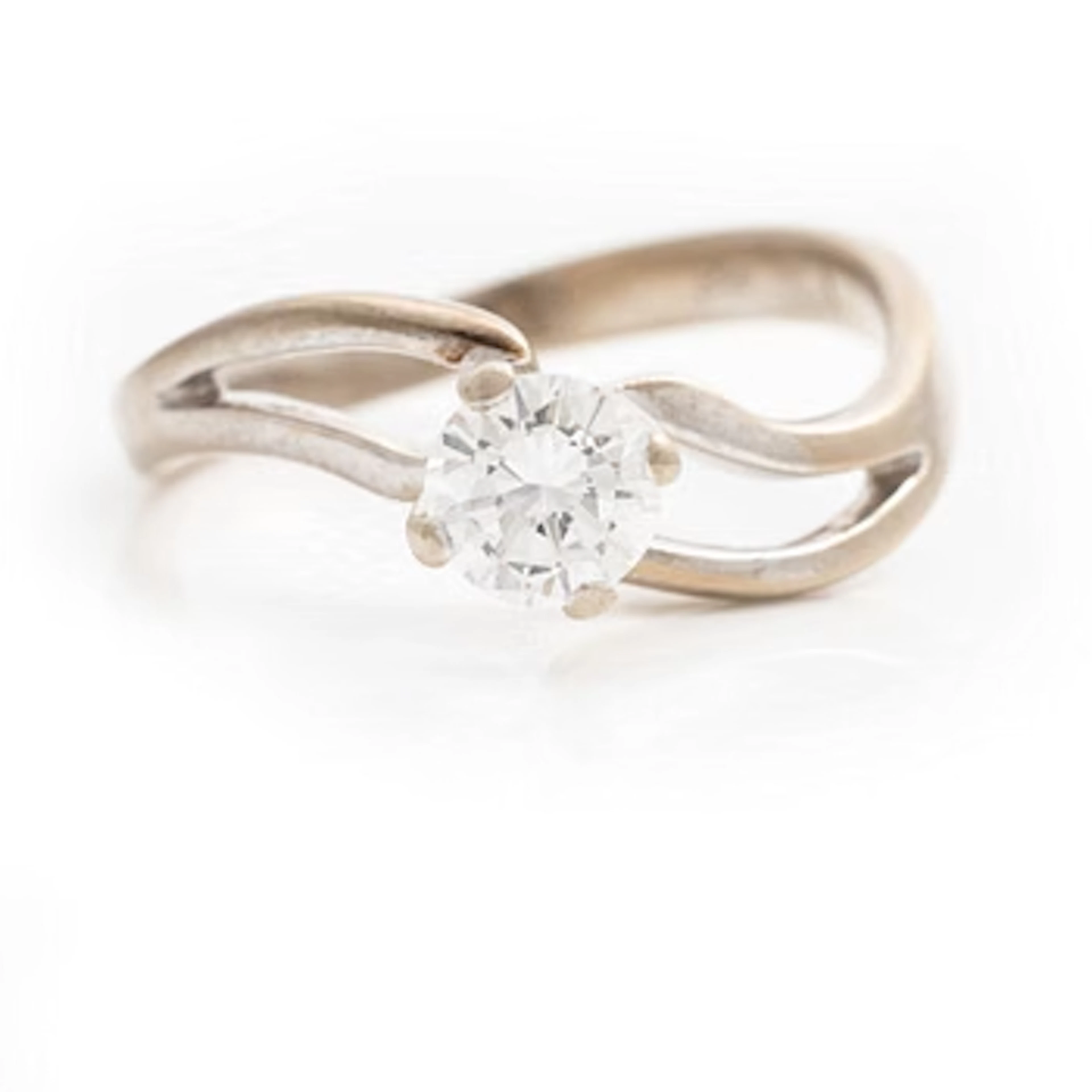 18K white gold ring with a brilliant-cut diamond, approx. 0.65 ct.