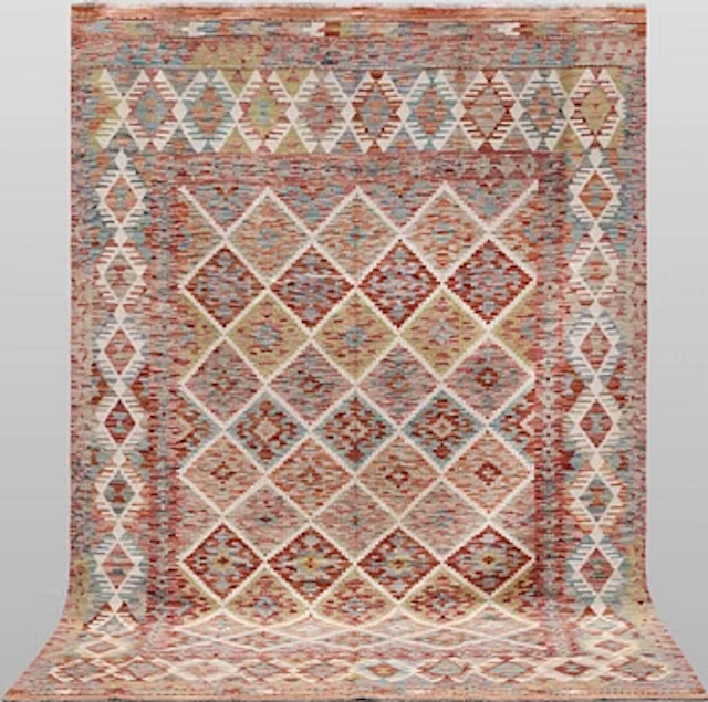 A Kelim carpet, 289 x 199 cm.