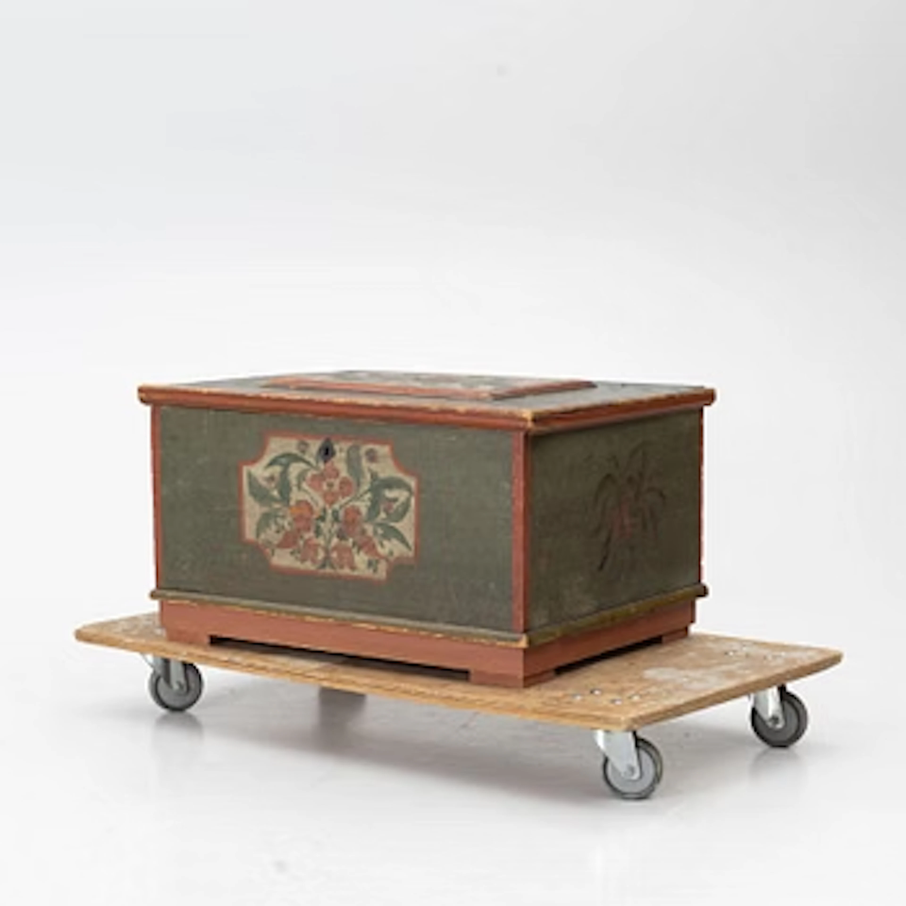 Chest, folk art, Hälsingland/Härjedalen. 19th century.
