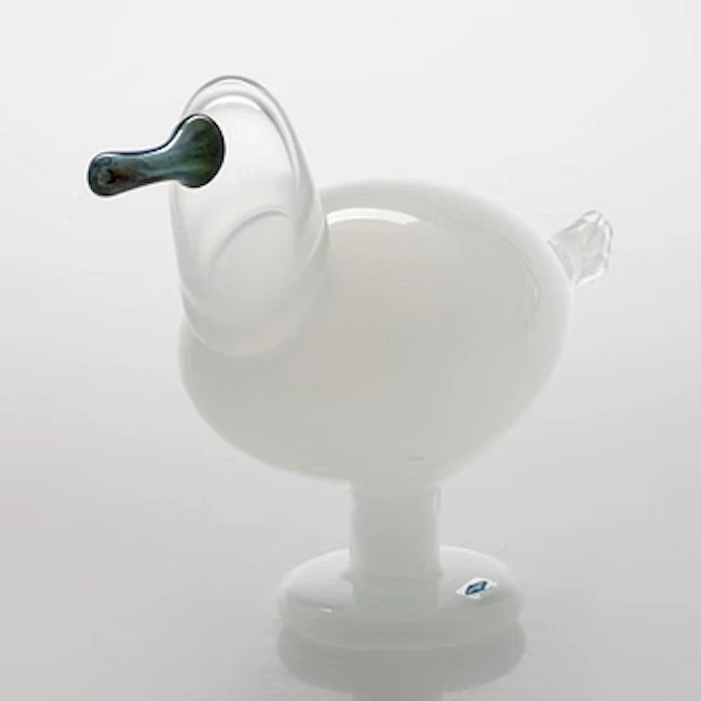 Oiva Toikka, a 'Sea Mew' glass bird, signed O. Toikka Nuutajärvi.