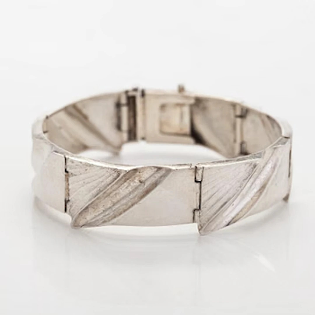 Matti Hyvärinen, bracelet, silver, Sirokoru, Turku.