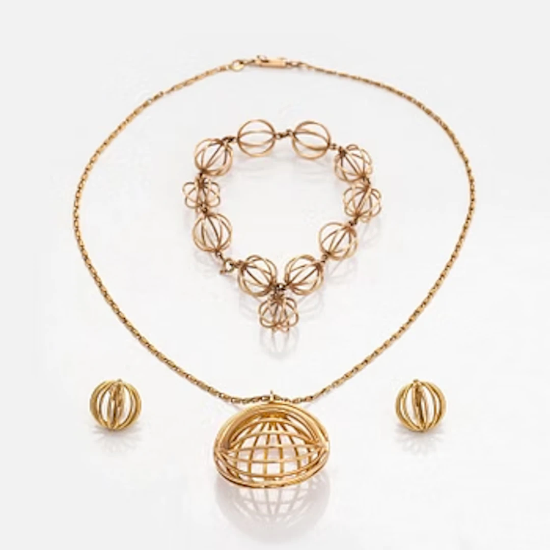 Jewellery set, 3 pieces, pendant, bracelet and earrings, 14K gold.