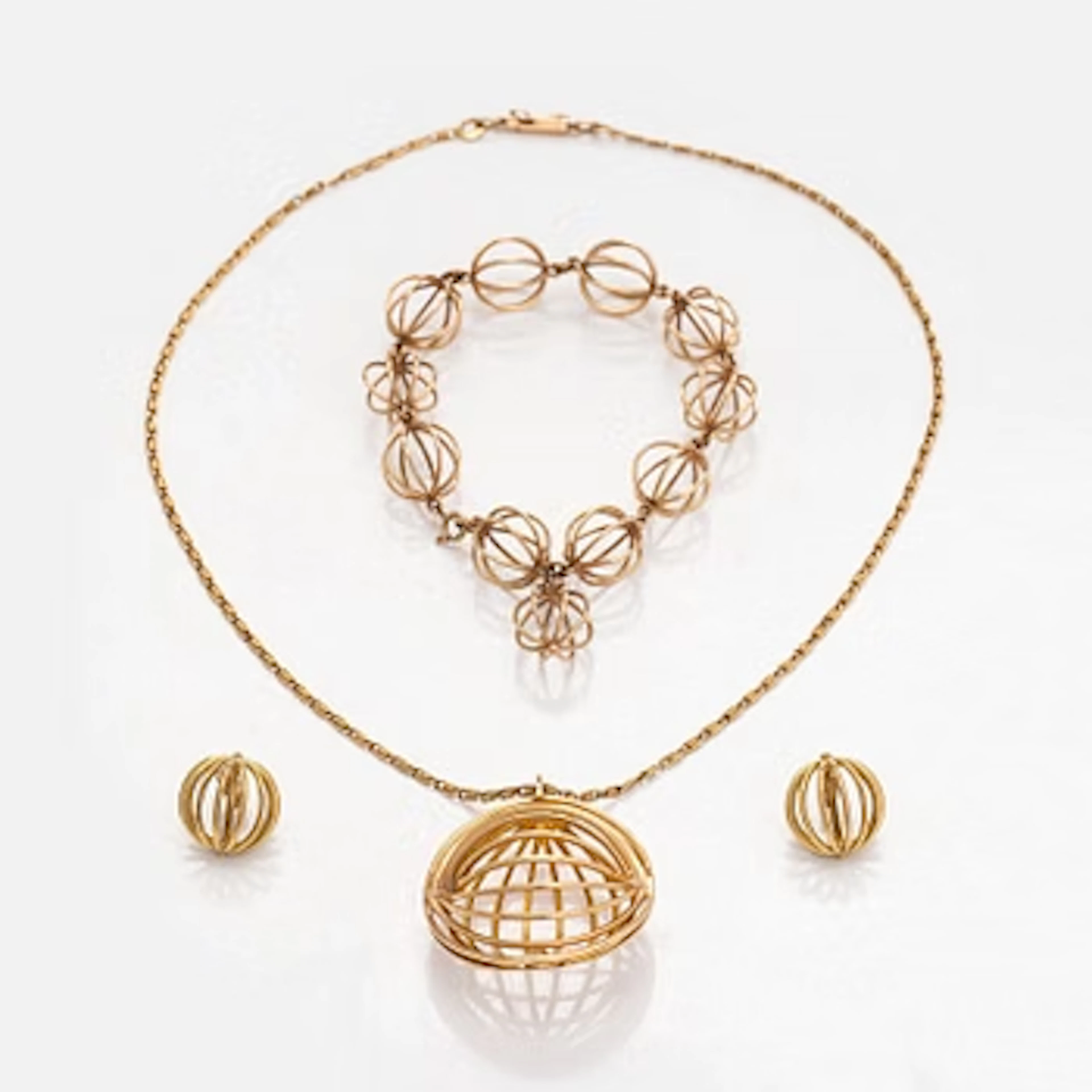 Jewellery set, 3 pieces, pendant, bracelet and earrings, 14K gold.