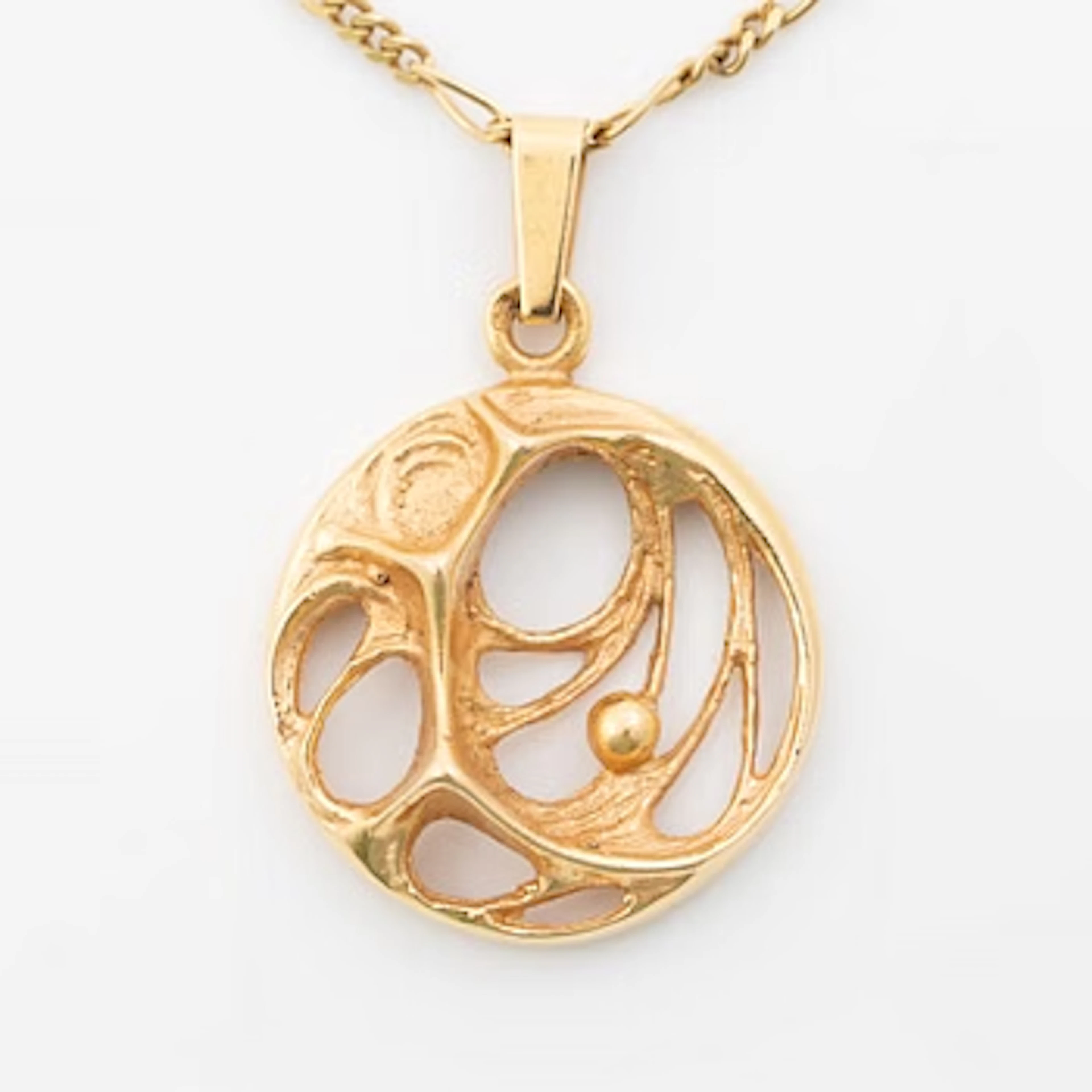 18K gold pendant, Finland, with 14K gold chain.