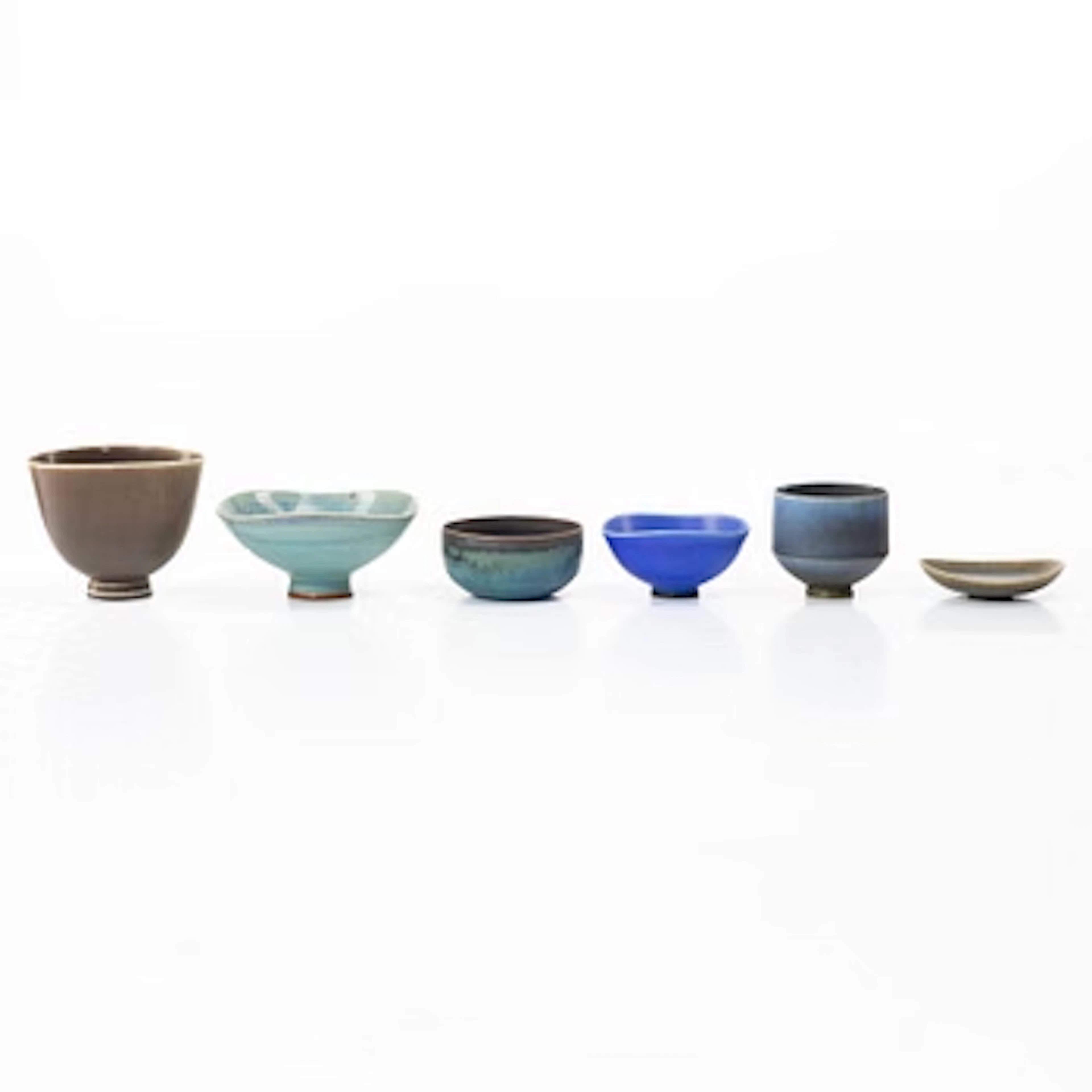 Berndt Friberg, & Stig Lindberg, a set of five stoneware bowls, Gustavsbergs