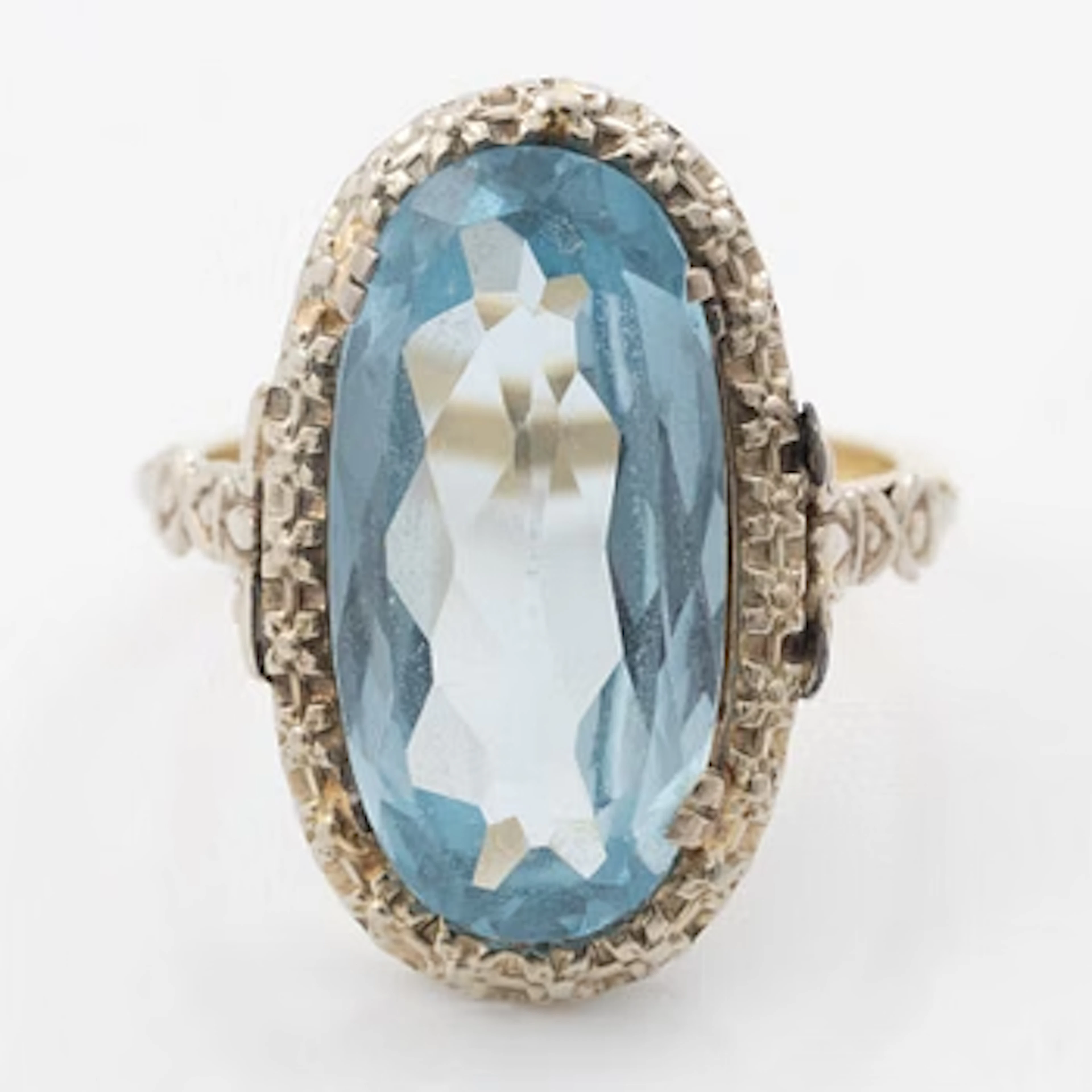 Ring, 14K gold with synthetic blue spinel.