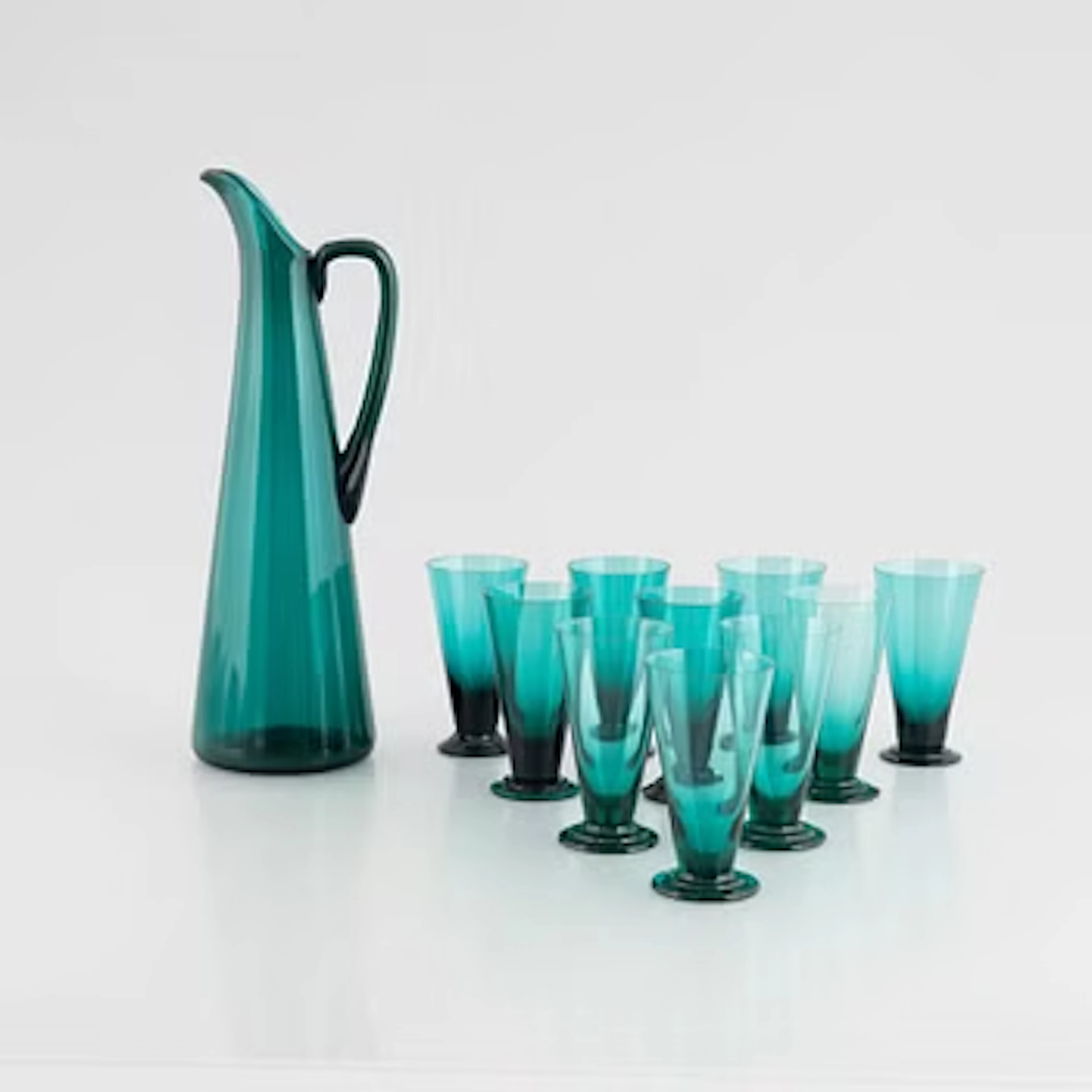 Nanny Still, a glass carafe with ten glasses, model T/335, Riihimäen