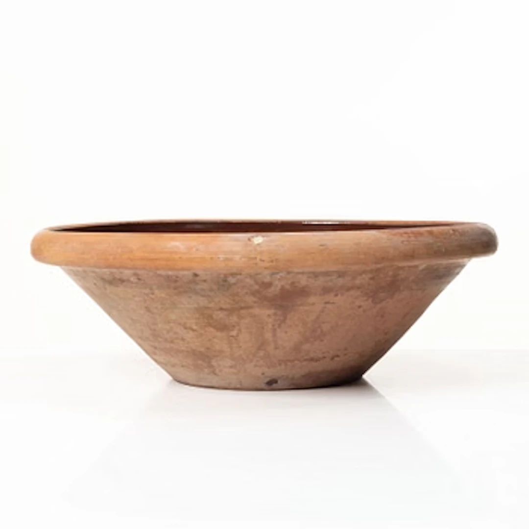 A earthenware dish, circa 1900.