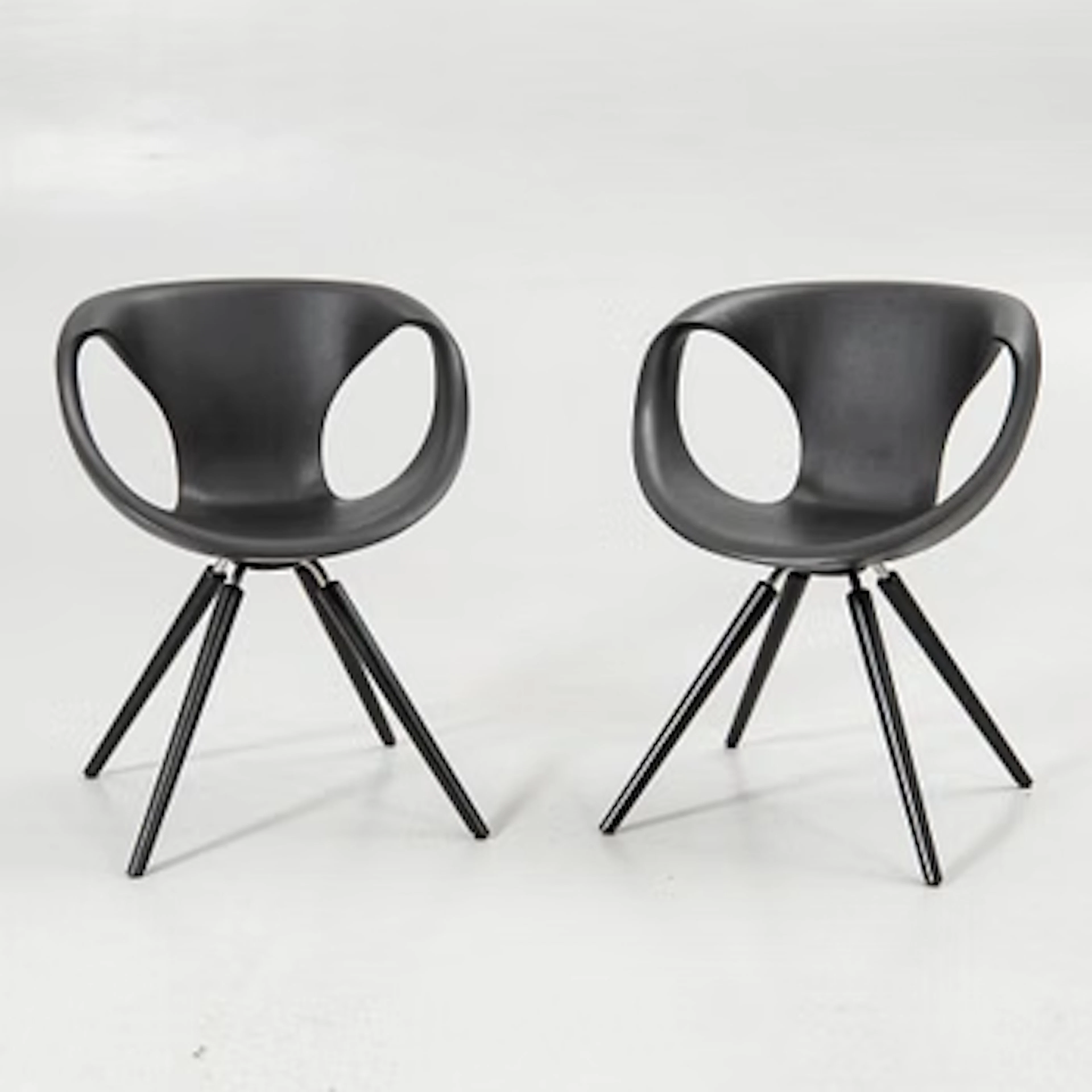 Martin Ballendat, armchairs, a pair, “Flat Armchair 923”, Tonon, Italy.