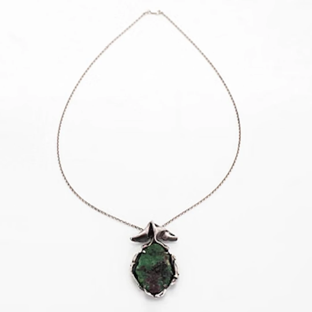 Reino Saastamoinen, pendant, zoisite, silver, 1975.