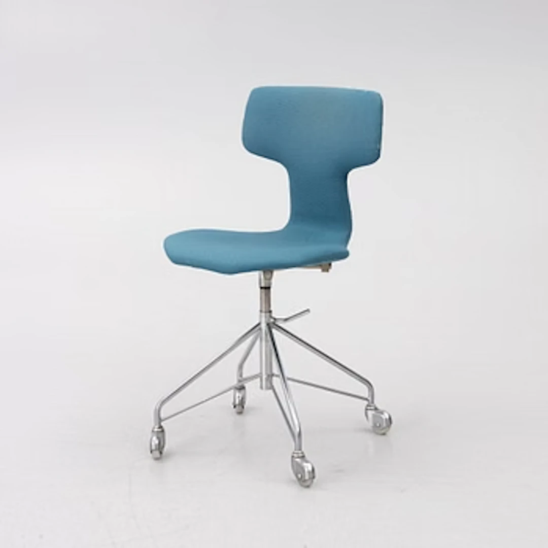 Arne Jacobsen, “T-chair”, model 3113, office chair with chromed metal